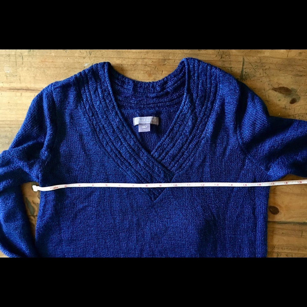 Sweater - Picture 3 of 4